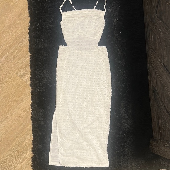 Dresses & Skirts - Elegant White Textured Dress - Worn once!